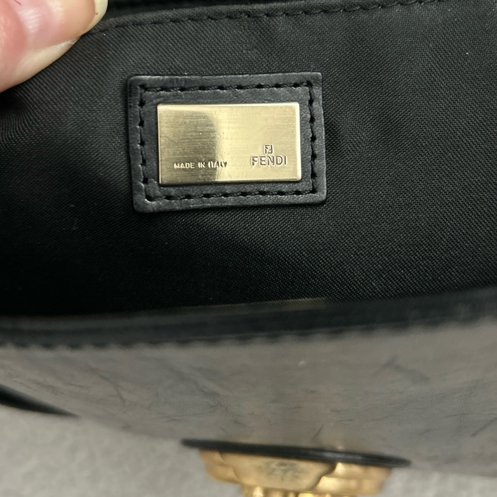 ❗️SOLD❗️ FENDI Y2K Grande Tuc Nero Black Leather Gold Lock Bag - Picture 10 of 12